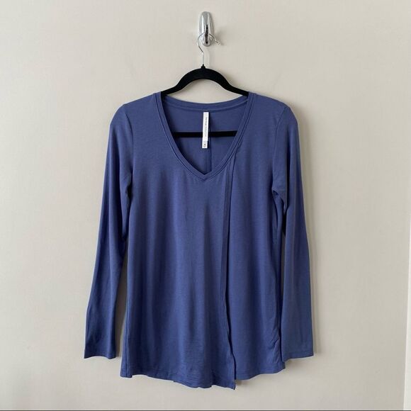 ARITZIA-THE Group Babaton Tie Front Soft Long Sleeve (XS) - Picture 2 of 11